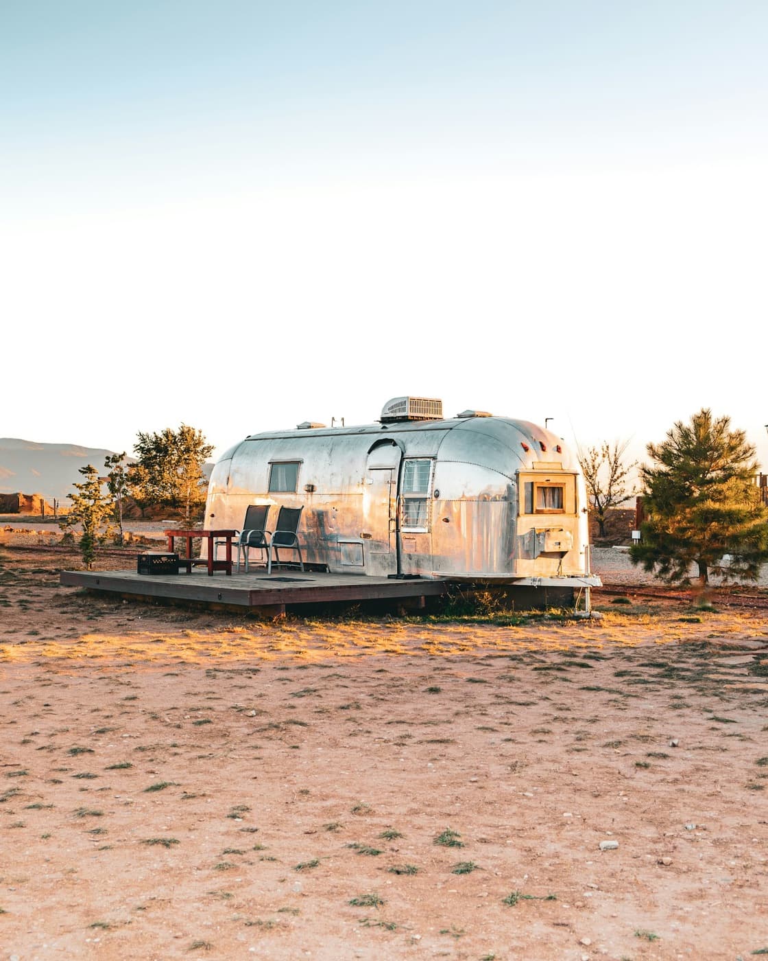 Silver Airstream used in a search result preview