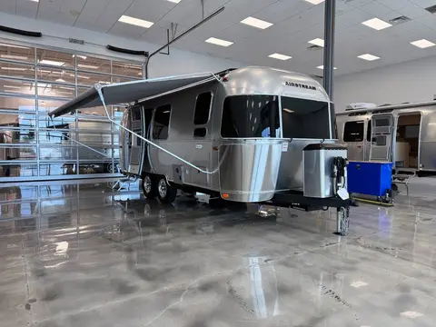 2026 Airstream Flying Cloud 23FBQ; — photo 5