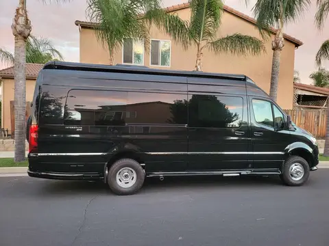 2021 Airstream Interstate 4x4 — photo 2