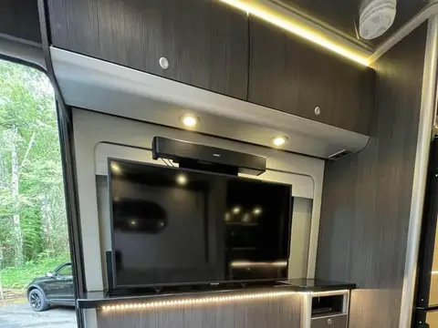 2021 Airstream Atlas — photo 5