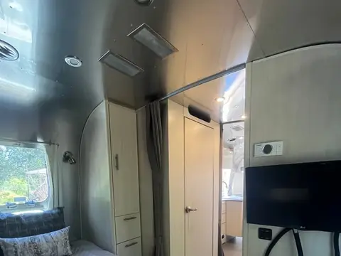 2022 Airstream Flying Cloud — photo 5