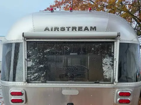 2017 Airstream Land Yacht 28FB — photo 5