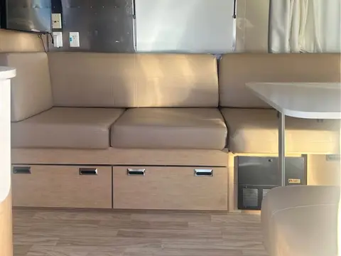 2016 Airstream Flying Cloud 25FB — photo 5