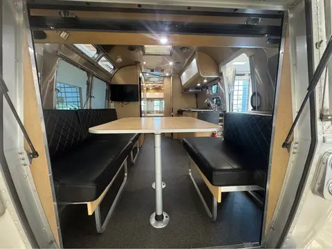 2015 Airstream Eddie Bauer 27FB hatch — photo 5