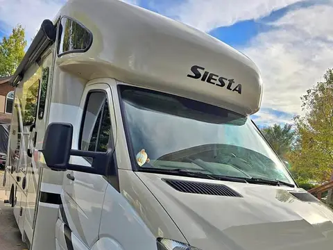 2018 Thor Motor Coach Siesta — photo 2