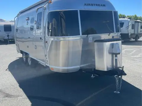 2019 Airstream Flying Cloud 23CB Bunk — photo 3