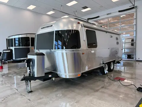 2026 Airstream Flying Cloud 23FBQ; — photo 4