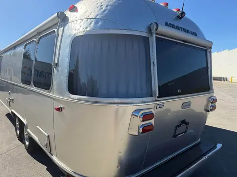 2022 Airstream Globetrotter 27FB — photo 3