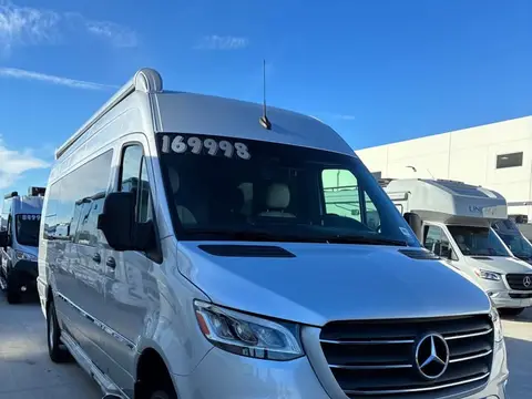 2024 Airstream Interstate — photo 2