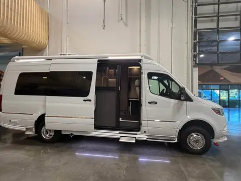 2023 Airstream Interstate 24GT AWD — photo 4