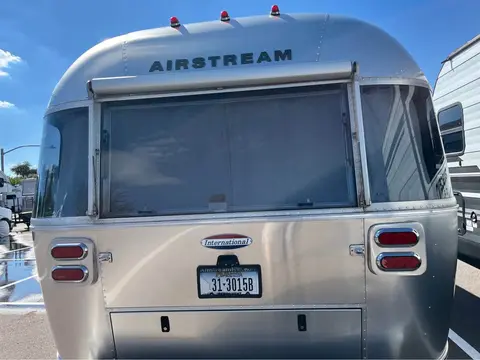 2017 Airstream International Serenity 28 twin — photo 3