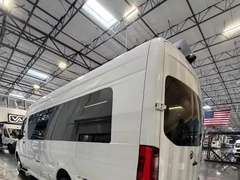 2023 Airstream Interstate 24GT — photo 5