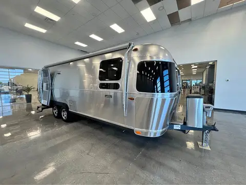 2015 Airstream Eddie Bauer 27FB hatch — photo 1