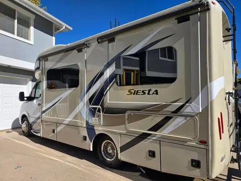 2018 Thor Motor Coach Siesta — photo 1