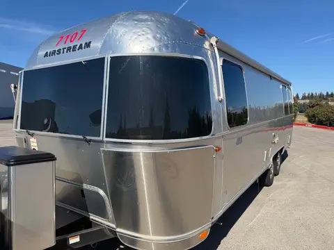 2022 Airstream Globetrotter 27FB — photo 4
