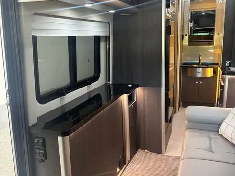 2020 Airstream Atlas — photo 5