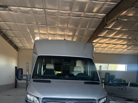 2020 Airstream Atlas — photo 2