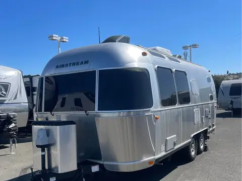 2019 Airstream Flying Cloud 23CB Bunk — photo 2